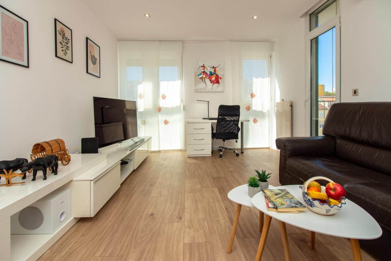 Bura2 Apartment Split Bagian luar foto